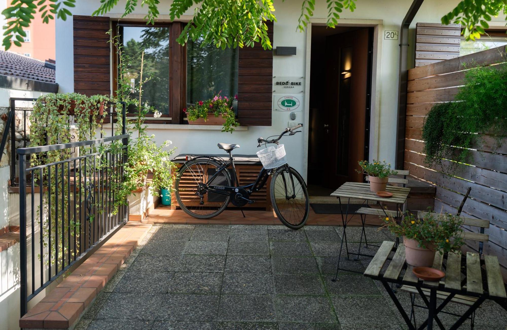 Bed And Bike Βερόνα Εξωτερικό φωτογραφία